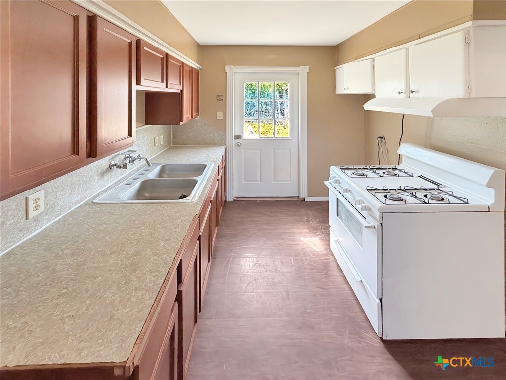 2907 Cypress Street Property Photo 5