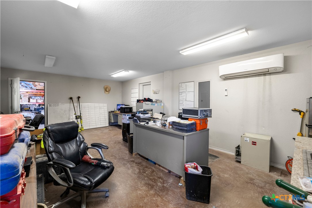 4383 Fm 439 Property Photo 11