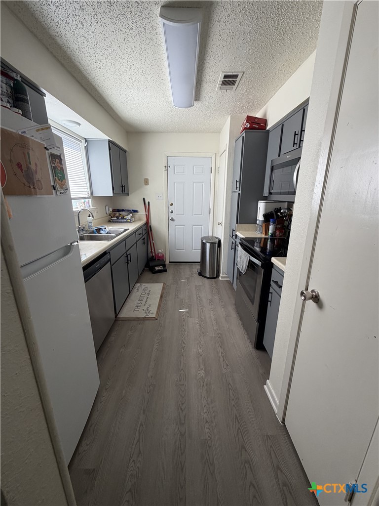2407 Skylark Circle Property Photo 4