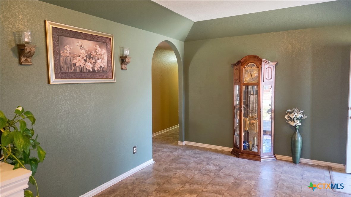 1904 Prestige Loop Property Photo 3