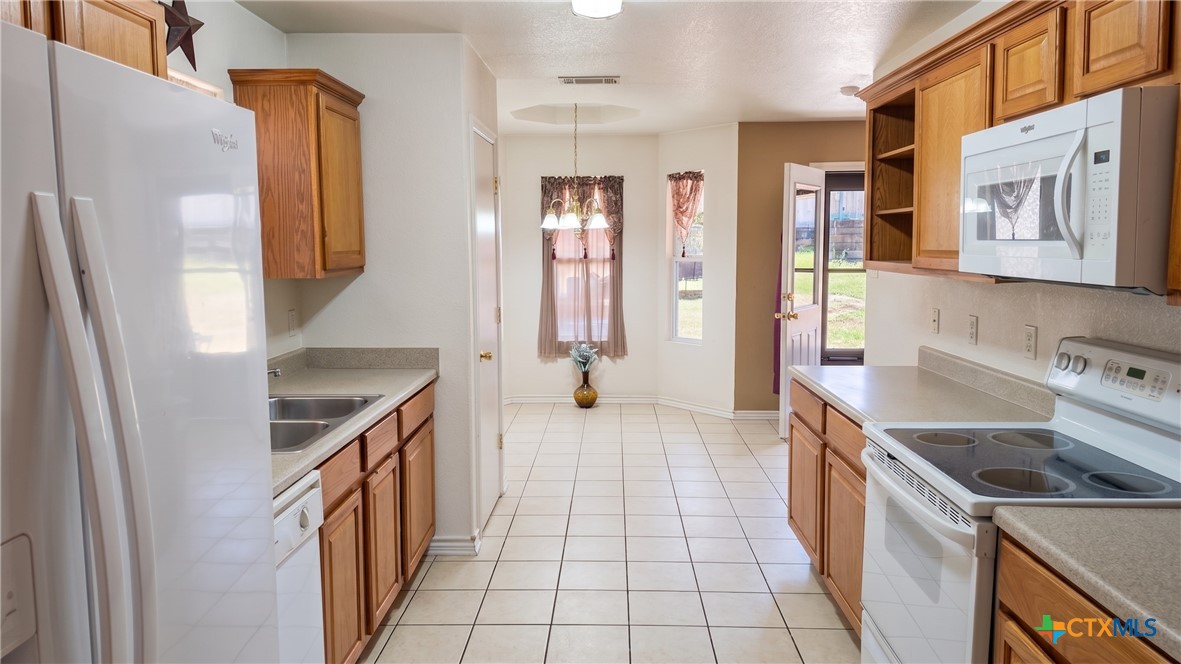 1904 Prestige Loop Property Photo 5