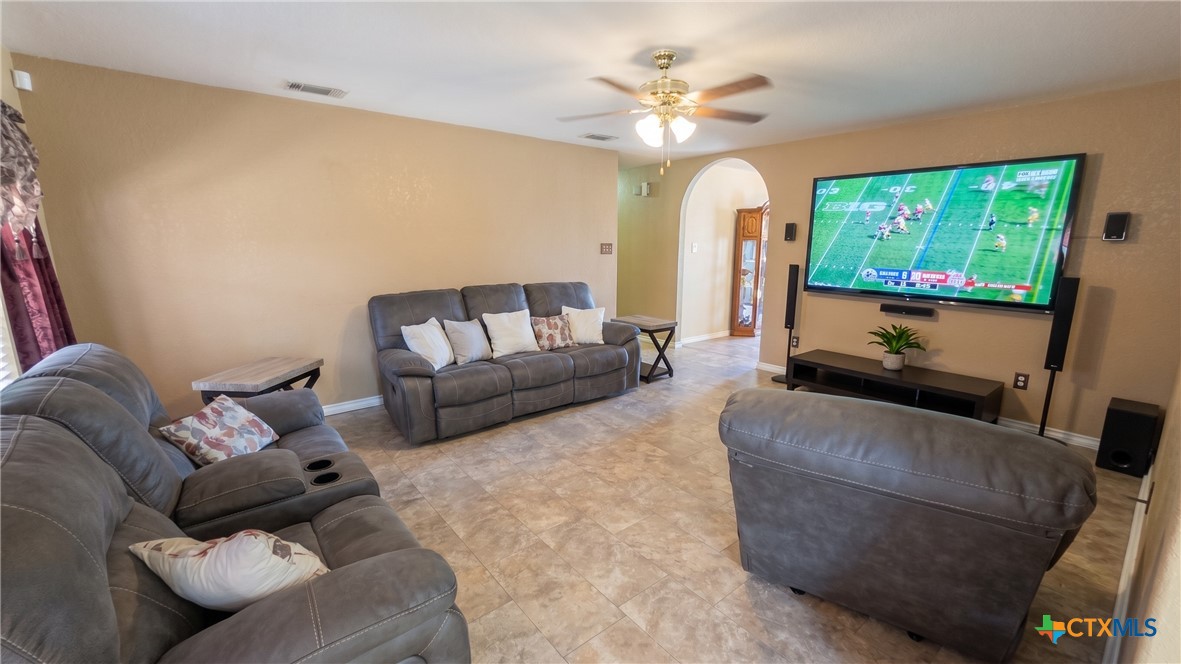 1904 Prestige Loop Property Photo 8