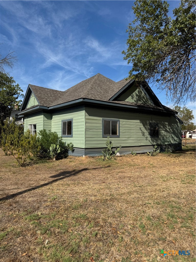102 N 6th St W Property Photo 4