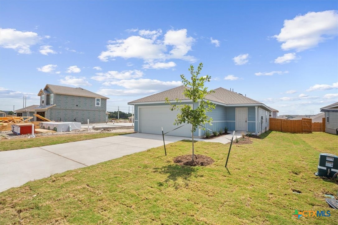 1122 Newey Circle Property Photo 3