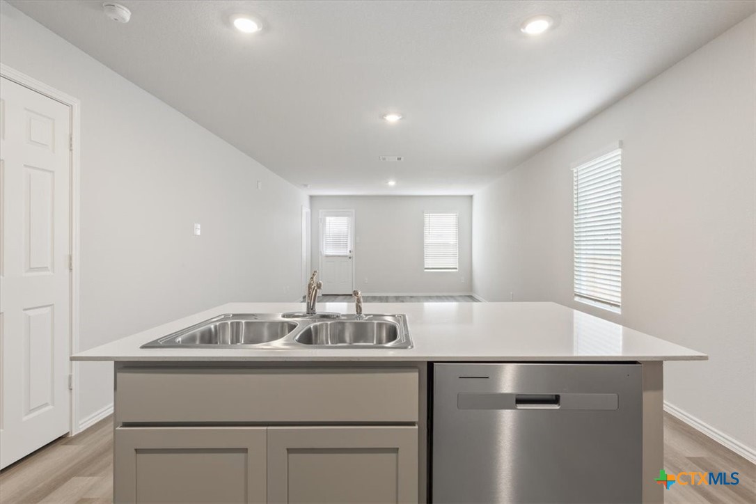 1122 Newey Circle Property Photo 12