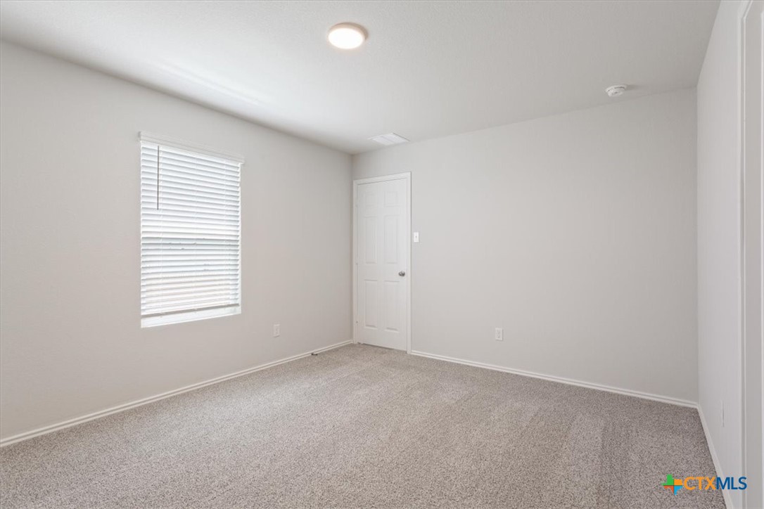 1122 Newey Circle Property Photo 14