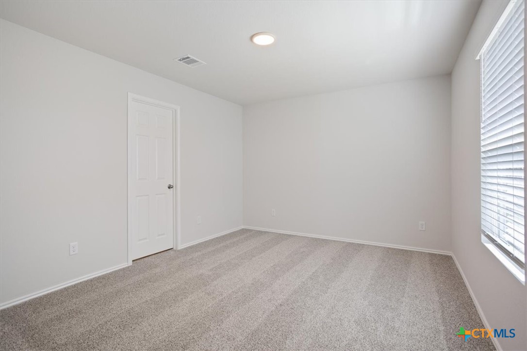 1122 Newey Circle Property Photo 15