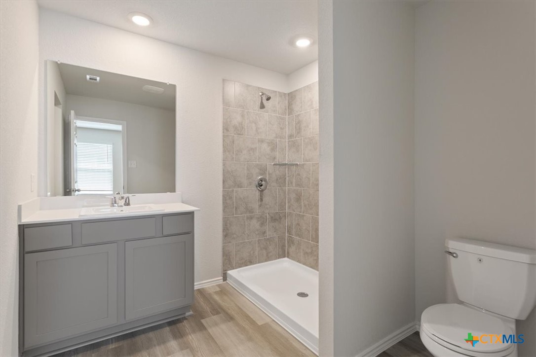 1122 Newey Circle Property Photo 17