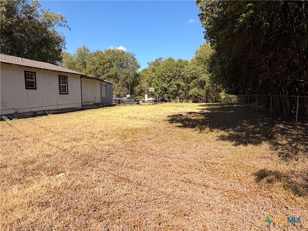 812 Gravel Street Property Photo 2