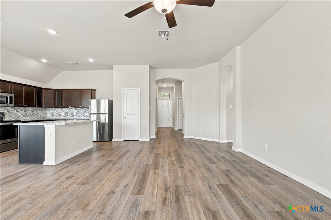 808 Fallbrook Drive Property Photo 6