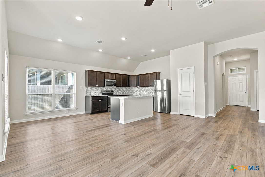 808 Fallbrook Drive Property Photo 9