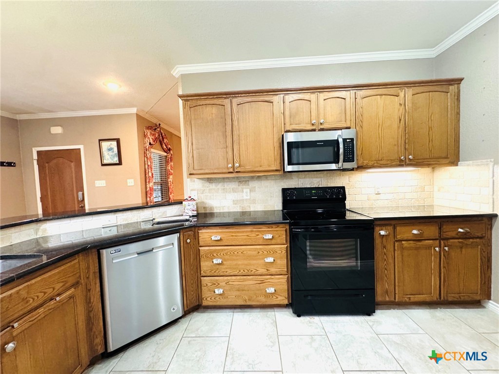 612 River Oaks Drive Property Photo 5