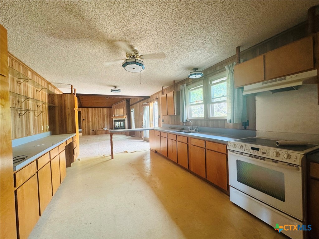 823 Mountain Road Property Photo 8