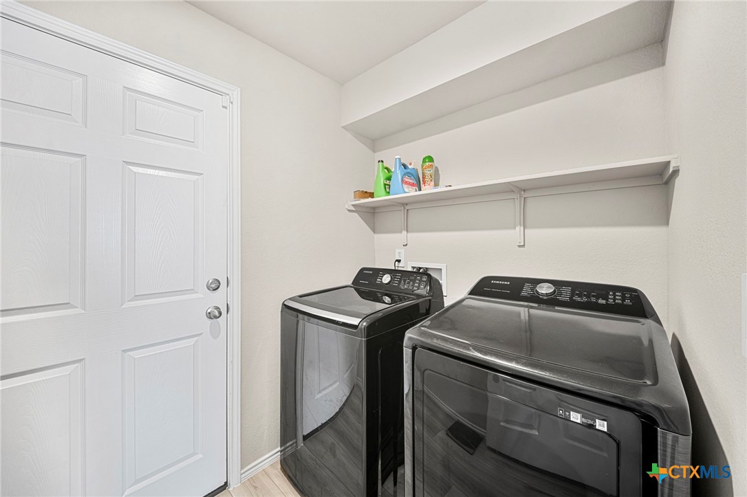 2354 Aylesbury Drive Property Photo 18