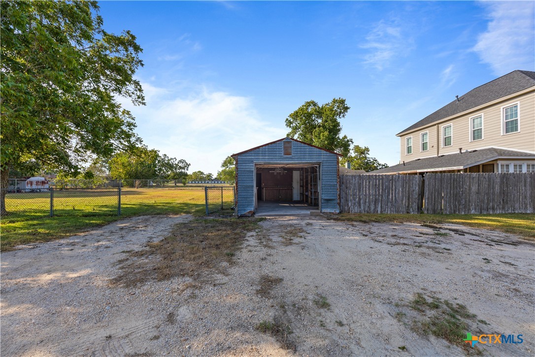 113 S Pumphrey Street Property Photo 5