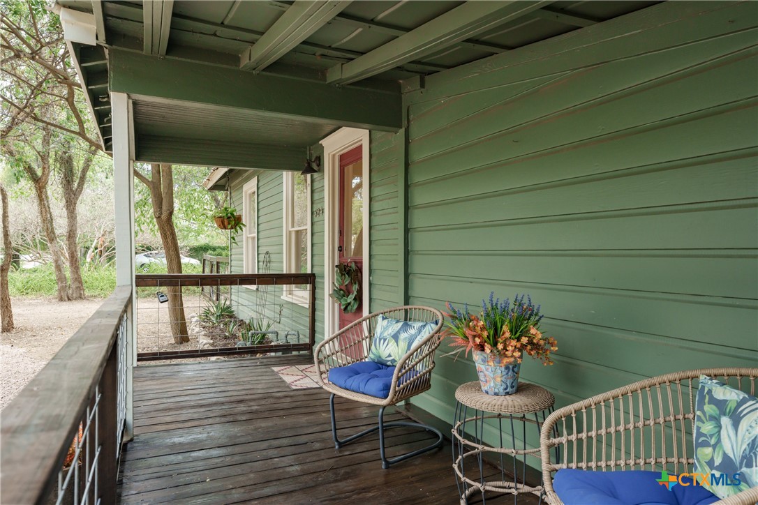 524 Lindsey Street Property Photo 4