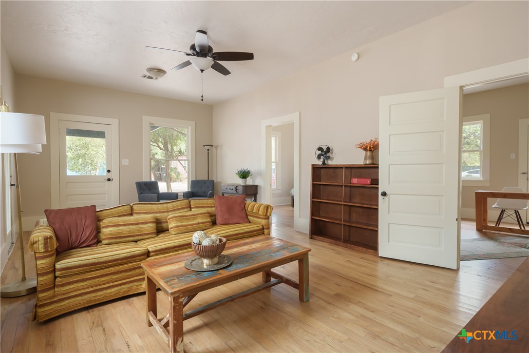 524 Lindsey Street Property Photo 8