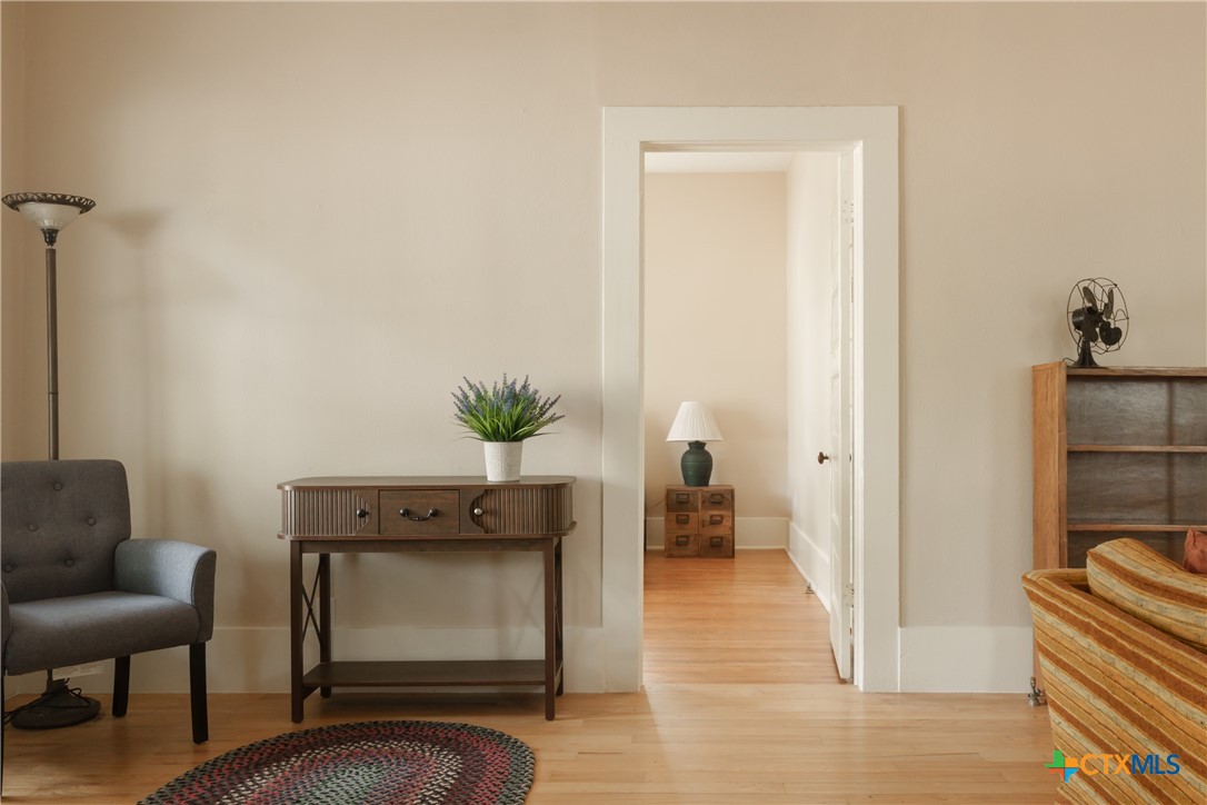 524 Lindsey Street Property Photo 10