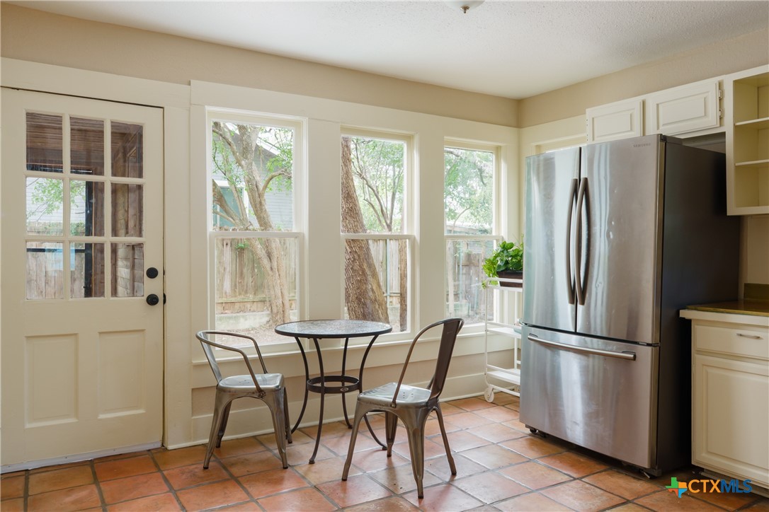 524 Lindsey Street Property Photo 11
