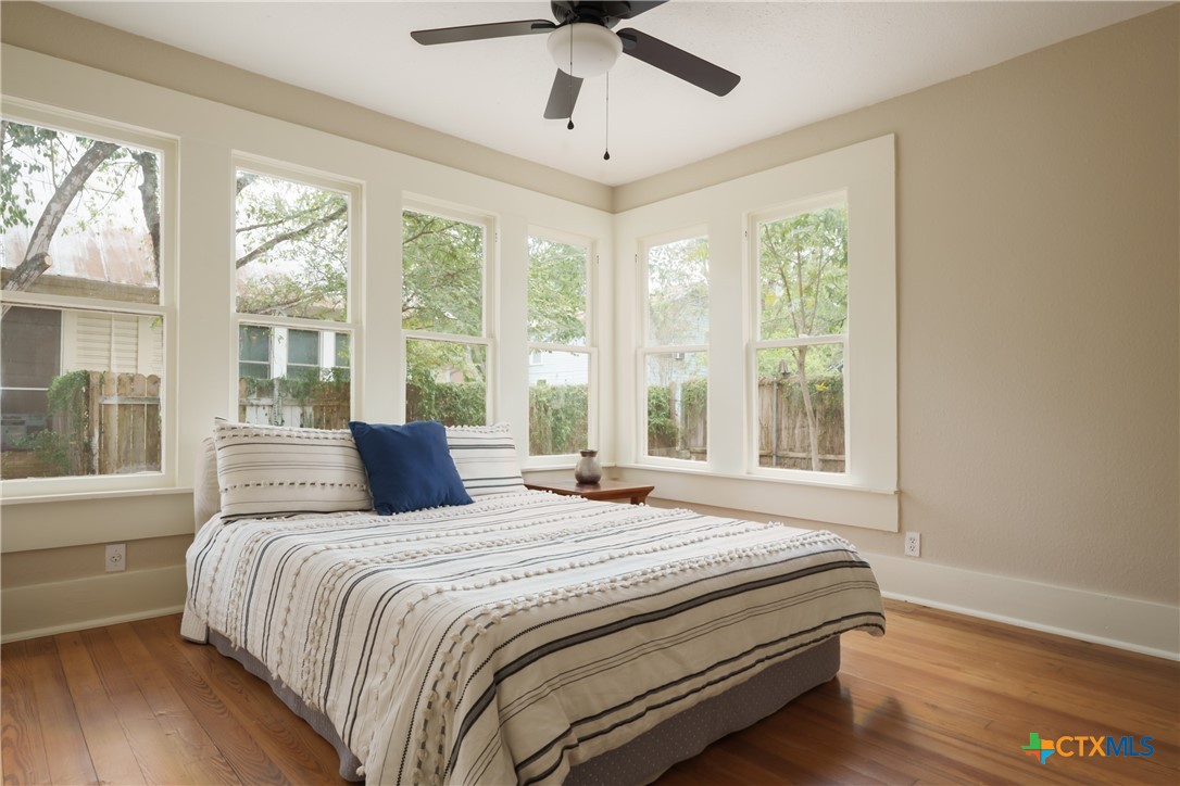 524 Lindsey Street Property Photo 16