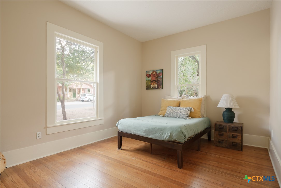 524 Lindsey Street Property Photo 18