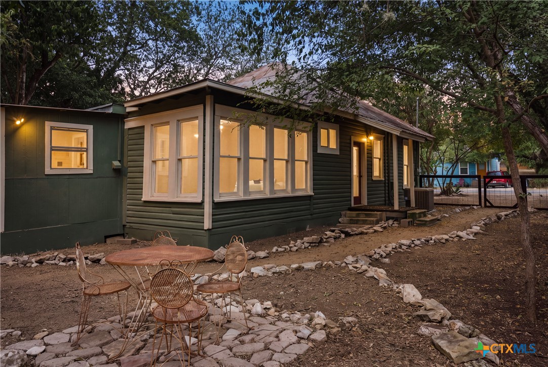 524 Lindsey Street Property Photo 22