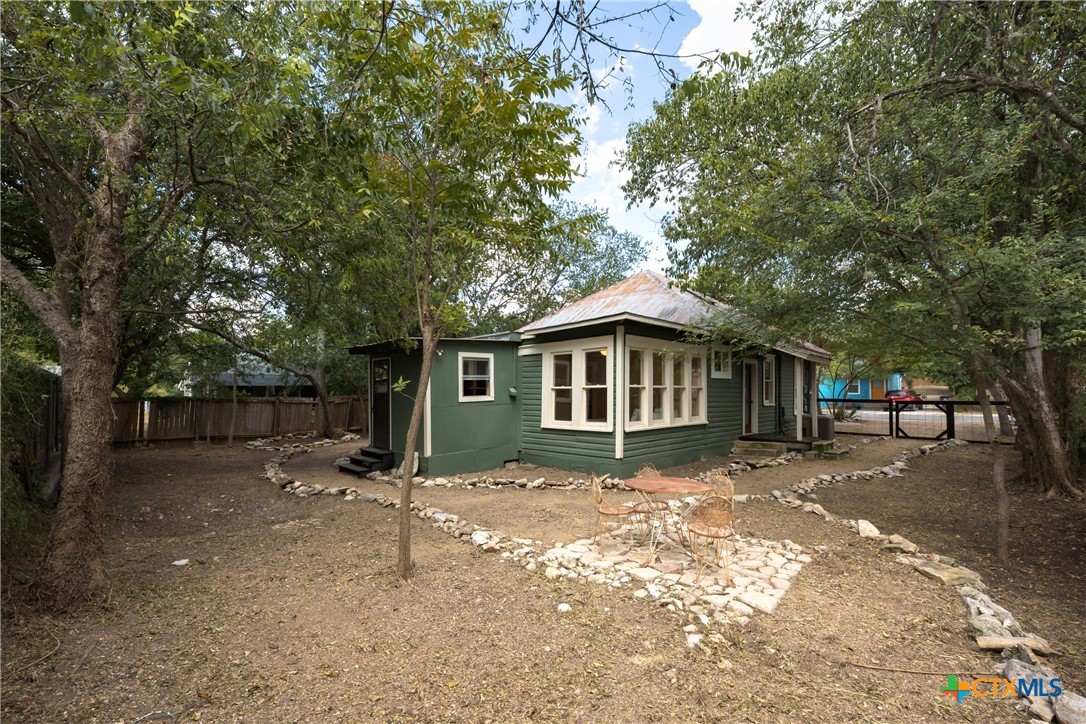524 Lindsey Street Property Photo 27