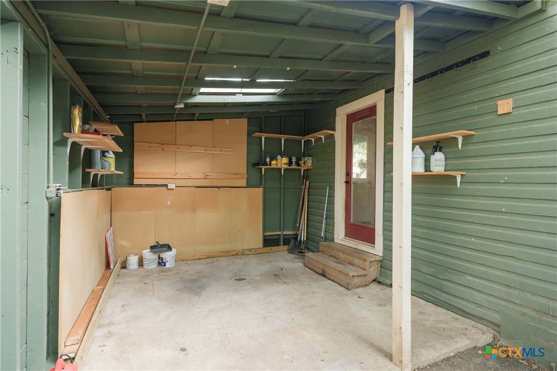 524 Lindsey Street Property Photo 31