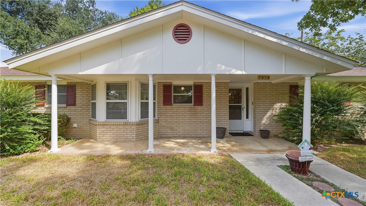 1314 Canary Lane Property Photo 3