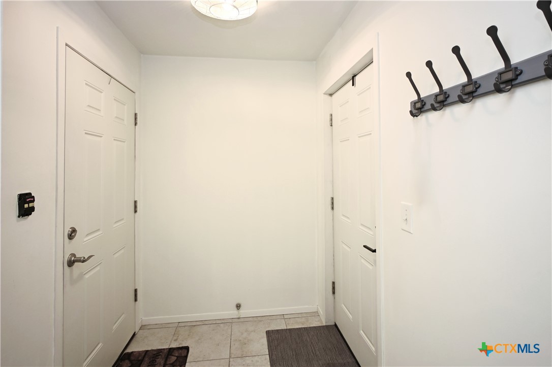 1133 Fox Run Circle Property Photo 5
