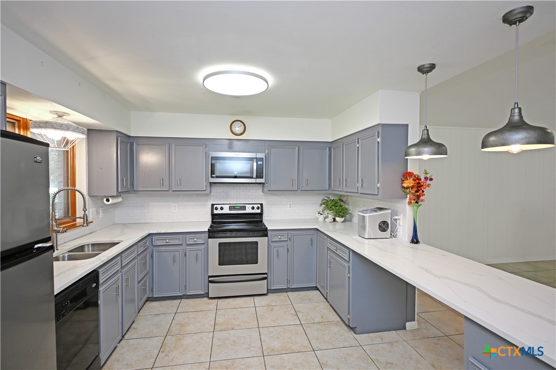 1133 Fox Run Circle Property Photo 6