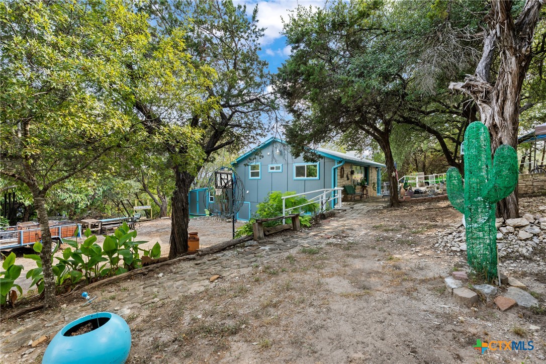 18307 E Lakeview Drive Property Photo 2