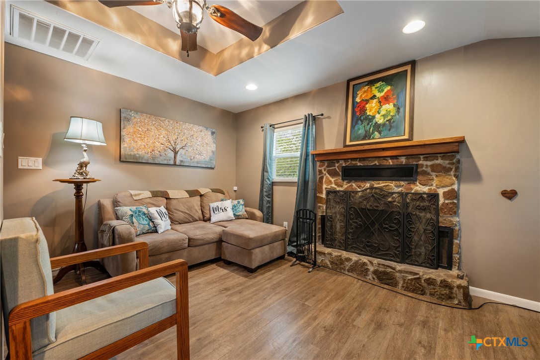 18307 E Lakeview Drive Property Photo 8