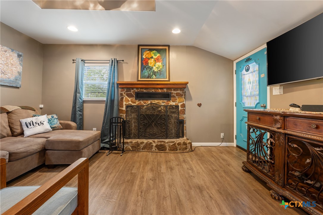 18307 E Lakeview Drive Property Photo 9