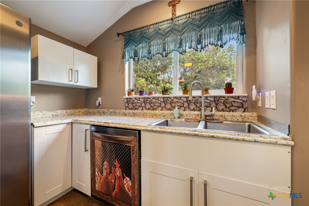 18307 E Lakeview Drive Property Photo 16