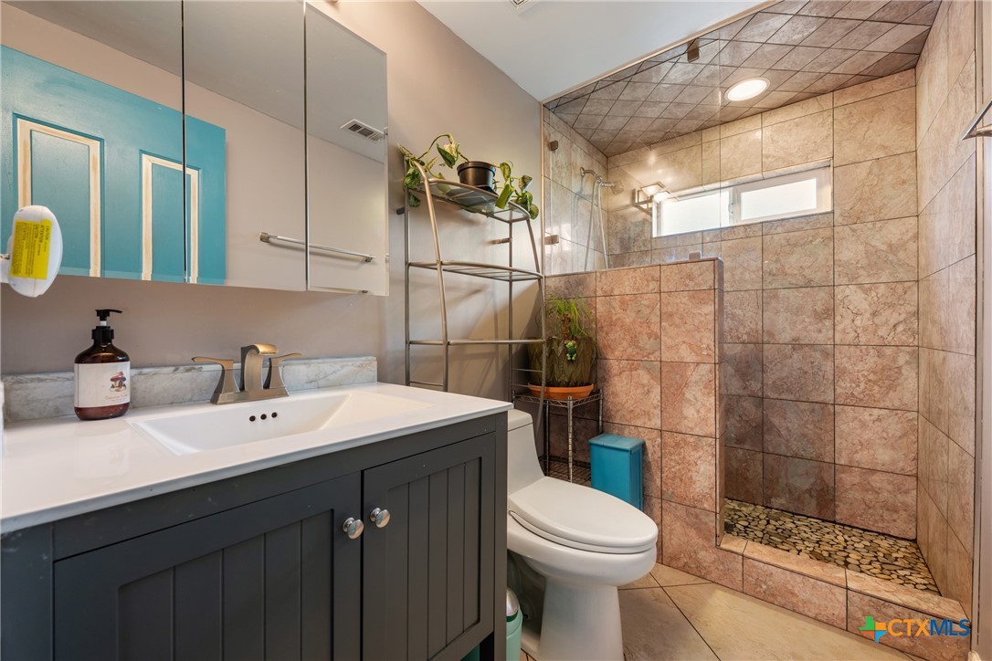 18307 E Lakeview Drive Property Photo 20