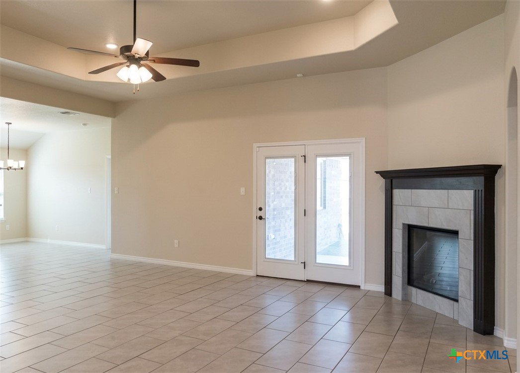 2509 Meadow Lark Drive Property Photo 4