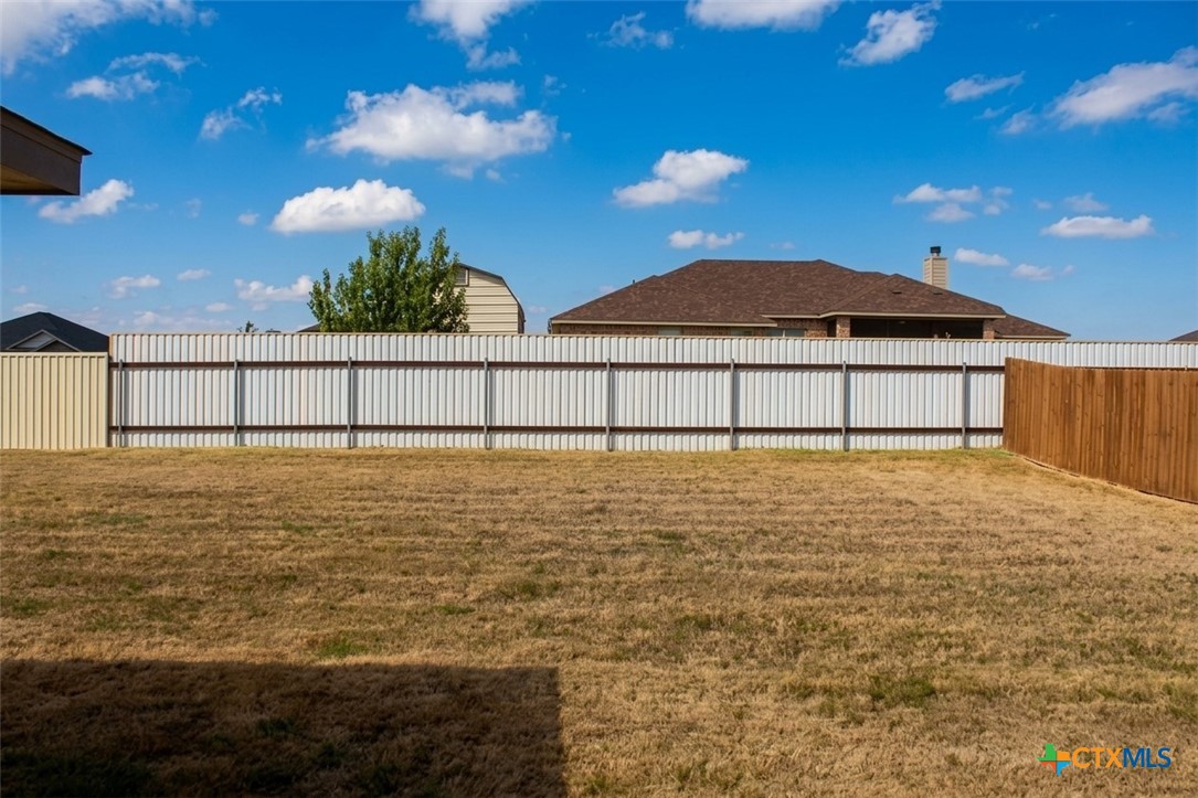 2509 Meadow Lark Drive Property Photo 23