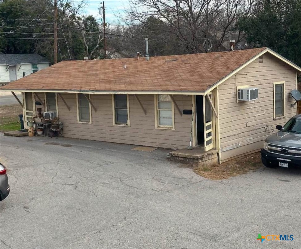 720 W Avenue C Property Photo 1