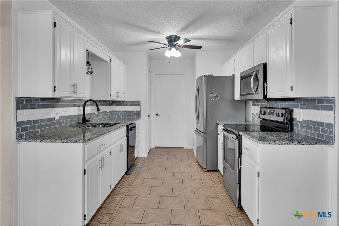 3209 Windfield Drive Property Photo 2
