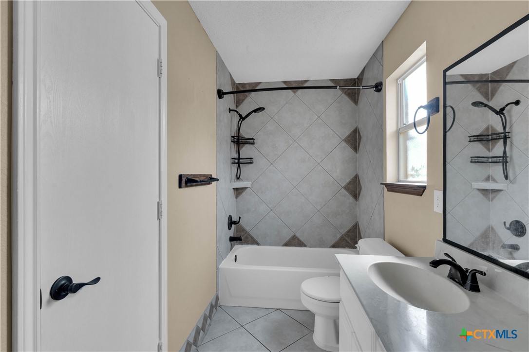 3209 Windfield Drive Property Photo 9