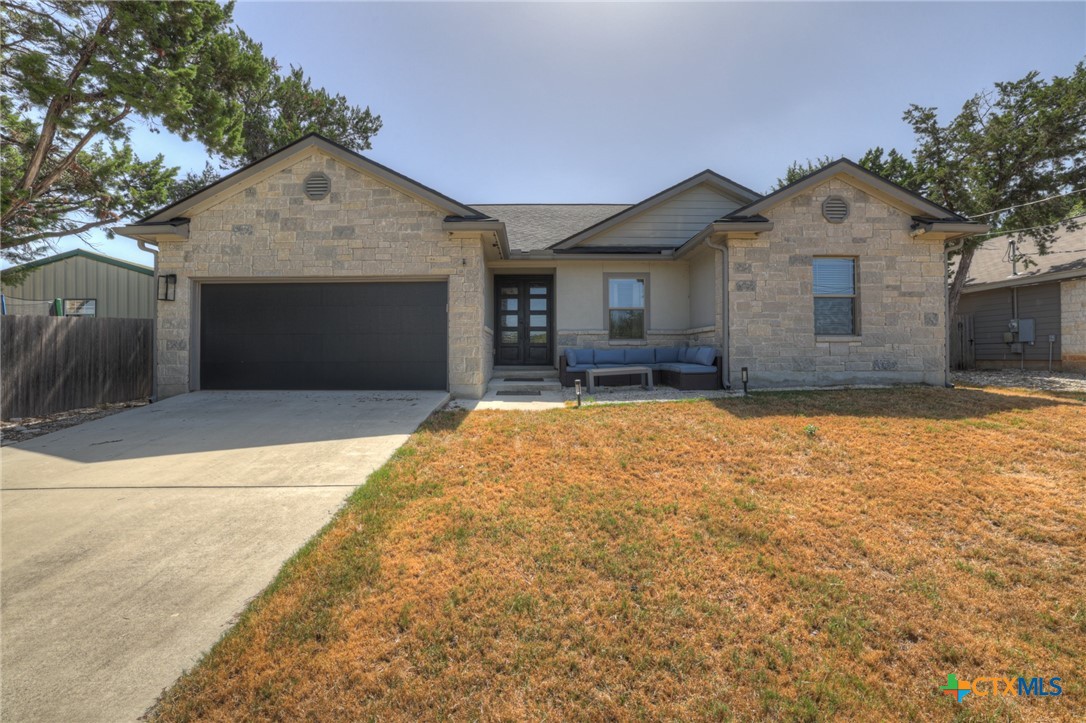 570 Forest Crest Property Photo 3