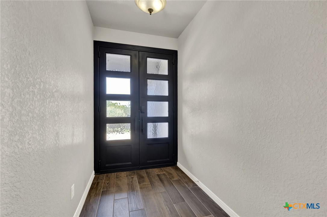570 Forest Crest Property Photo 4