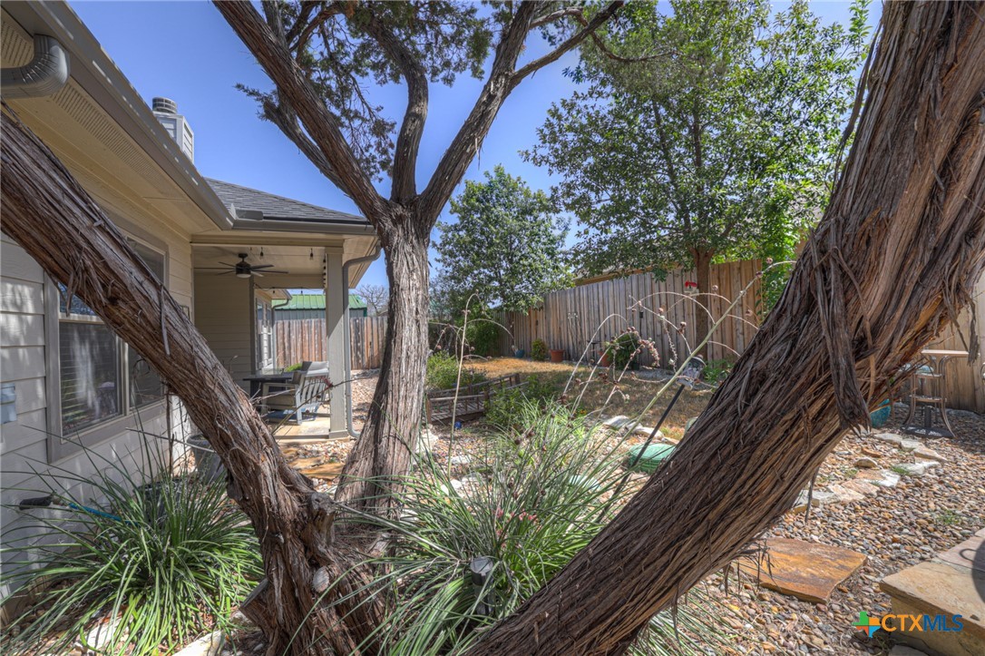 570 Forest Crest Property Photo 30