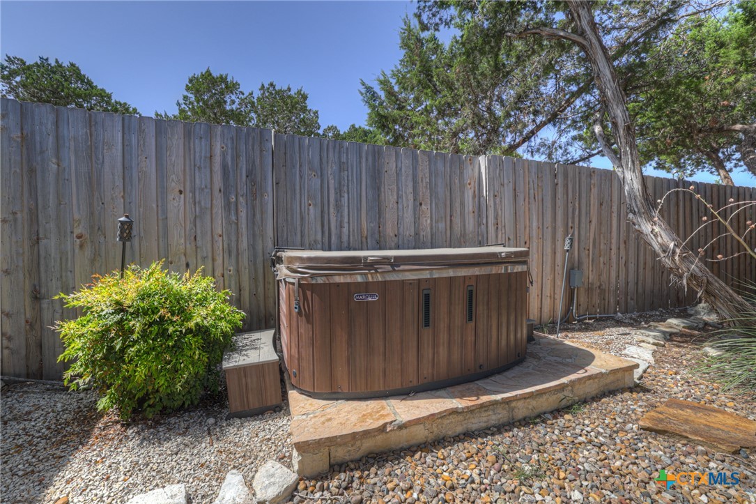 570 Forest Crest Property Photo 32
