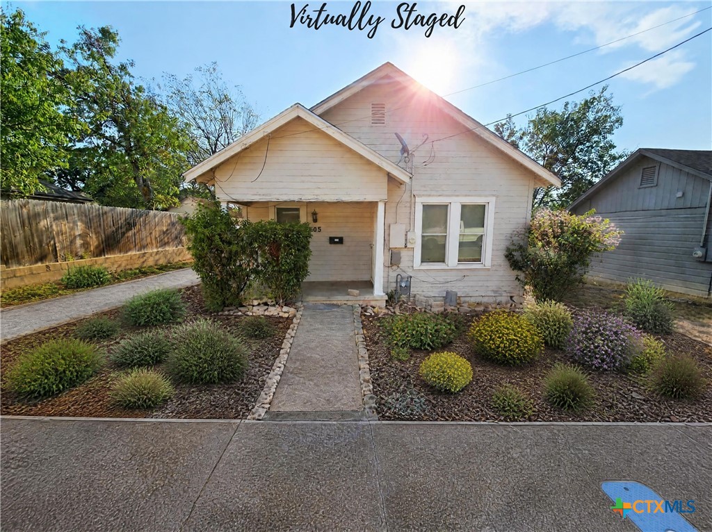 605 Park Street Property Photo 2