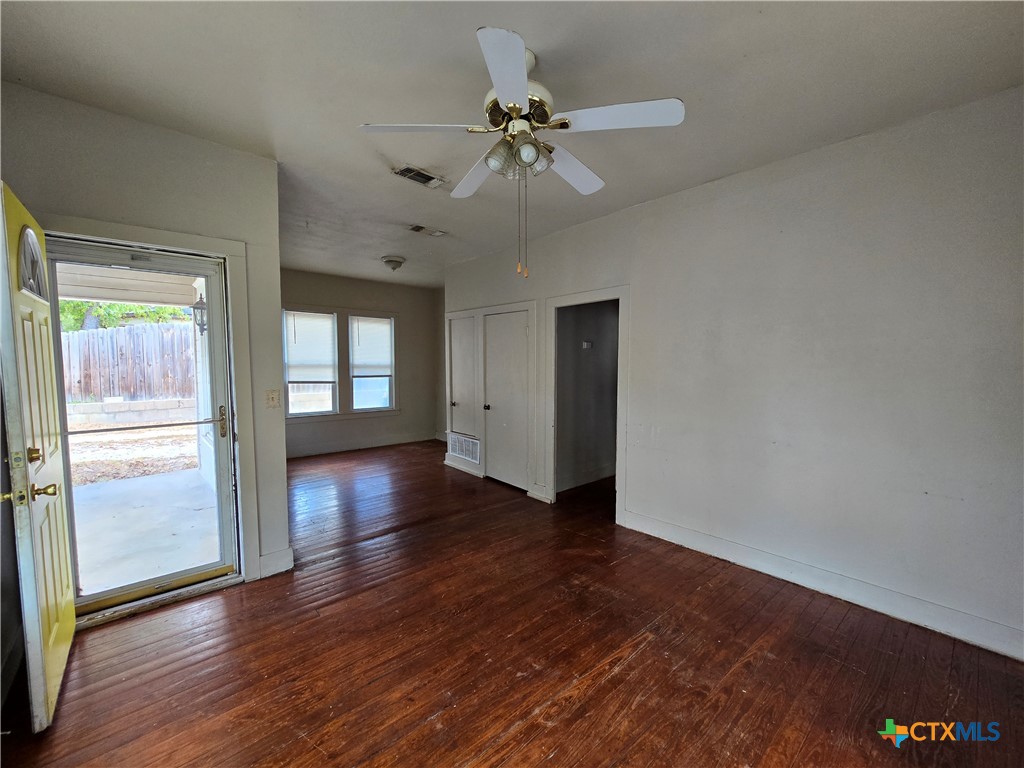 605 Park Street Property Photo 3