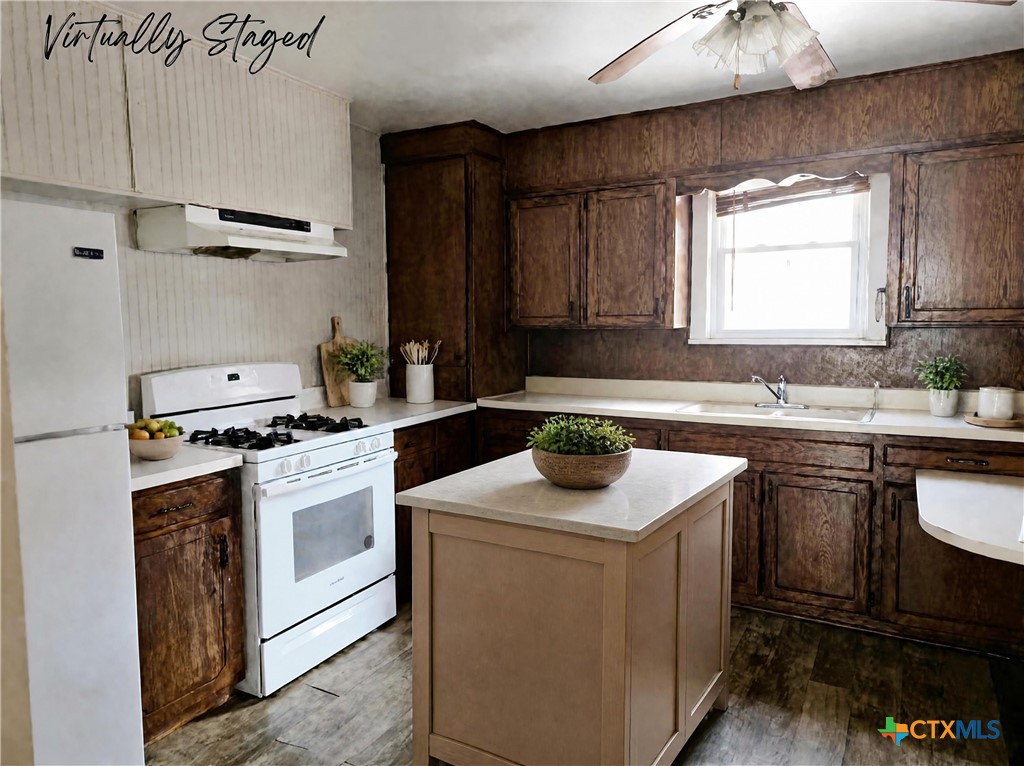 605 Park Street Property Photo 8