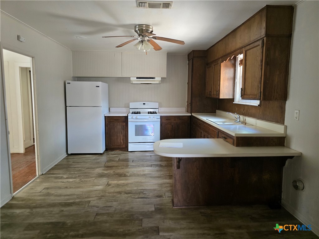 605 Park Street Property Photo 9