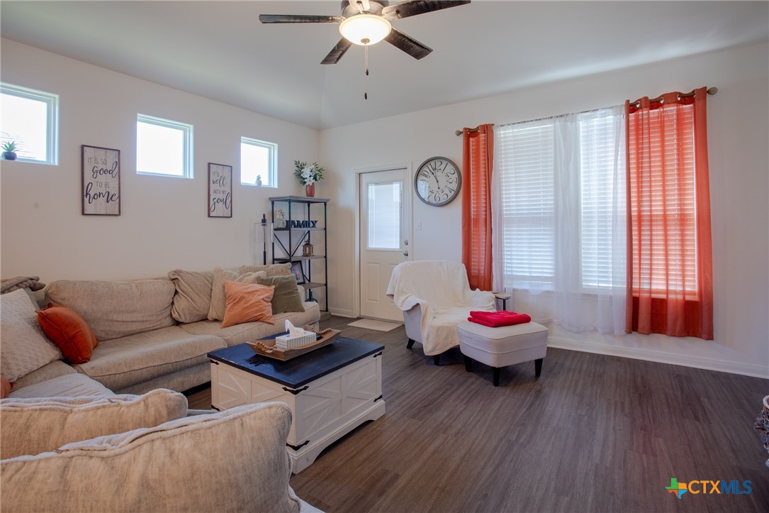 418 Brushy Creek Property Photo 8